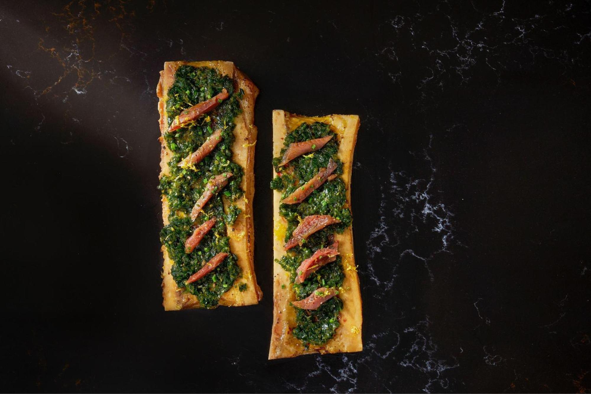 W Singapore - Sentosa Cove Singapura Exterior foto A flatbread with anchovies