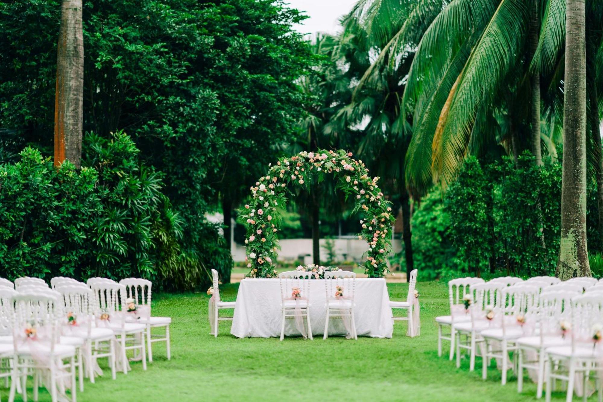 W Singapore - Sentosa Cove Singapura Exterior foto The lawn at the Royal Thai Police Club